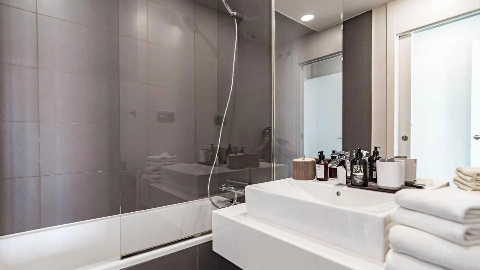 Lm362B - 2 Bedroom Penthouse With Large Sundeck 埃斯特波纳 西班牙