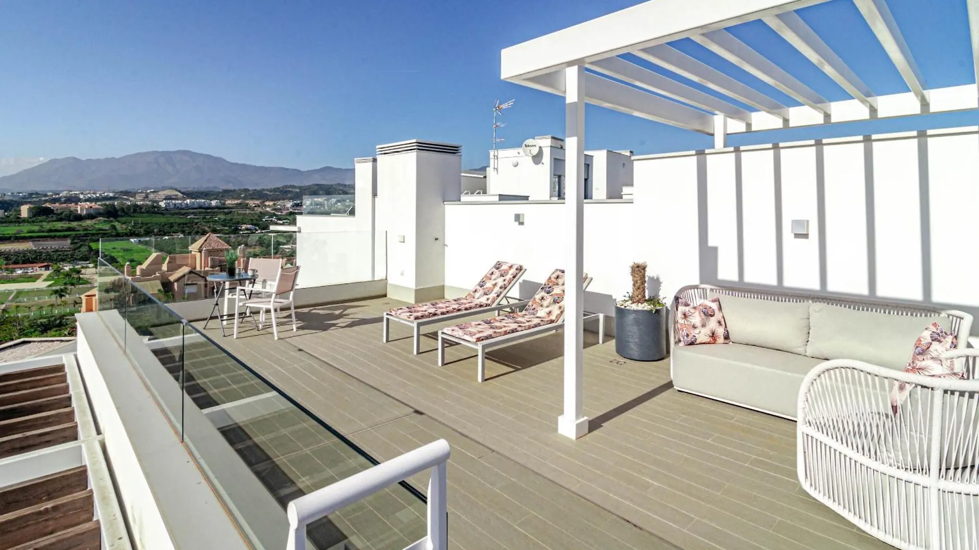 Apartment Lm362B - 2 Bedroom Penthouse With Large Sundeck Estepona Spain