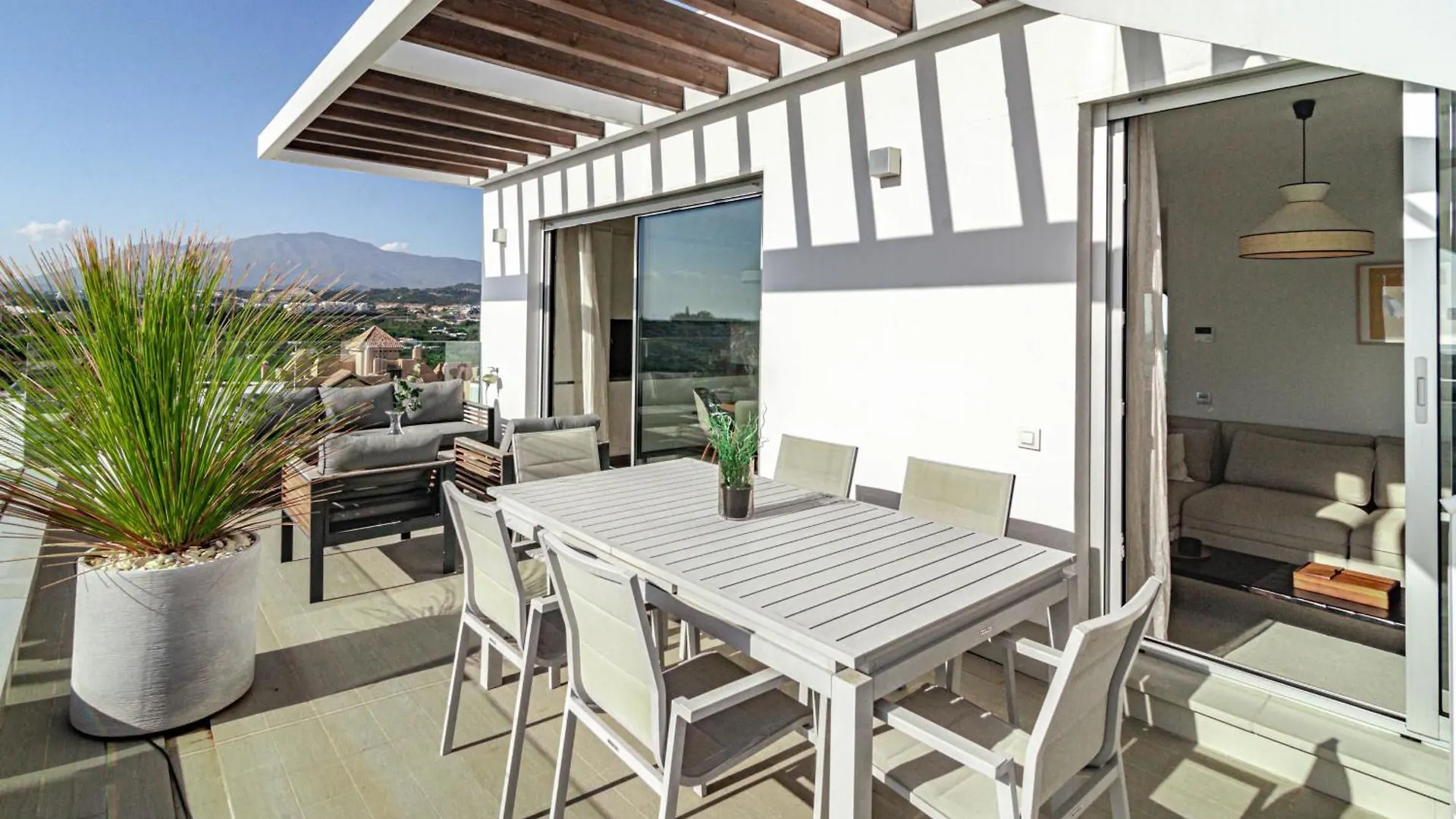 Lm362B - 2 Bedroom Penthouse With Large Sundeck Estepona 0*,  Spanien
