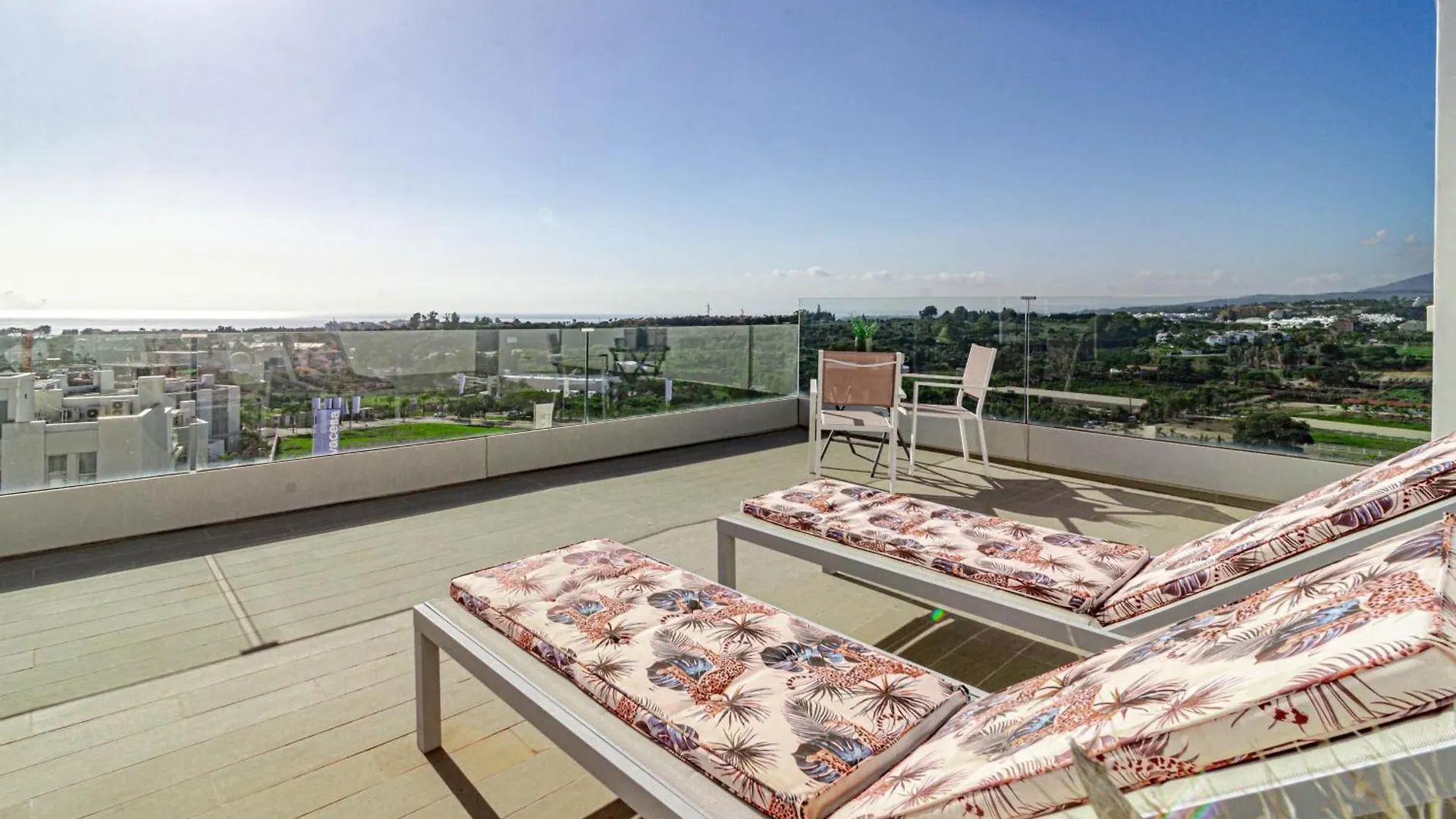 Lägenhet Lm362B - 2 Bedroom Penthouse With Large Sundeck Estepona